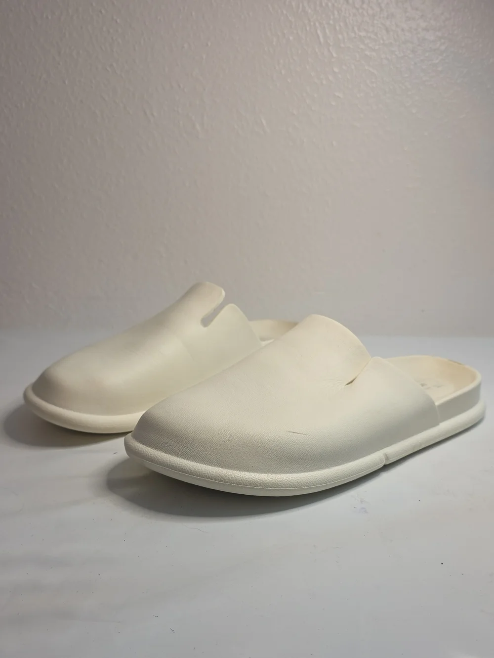 URBAN OUTFITTERS MOLDED EVA CLOGS MULES WHITE MENS 11 COMFORTABLE